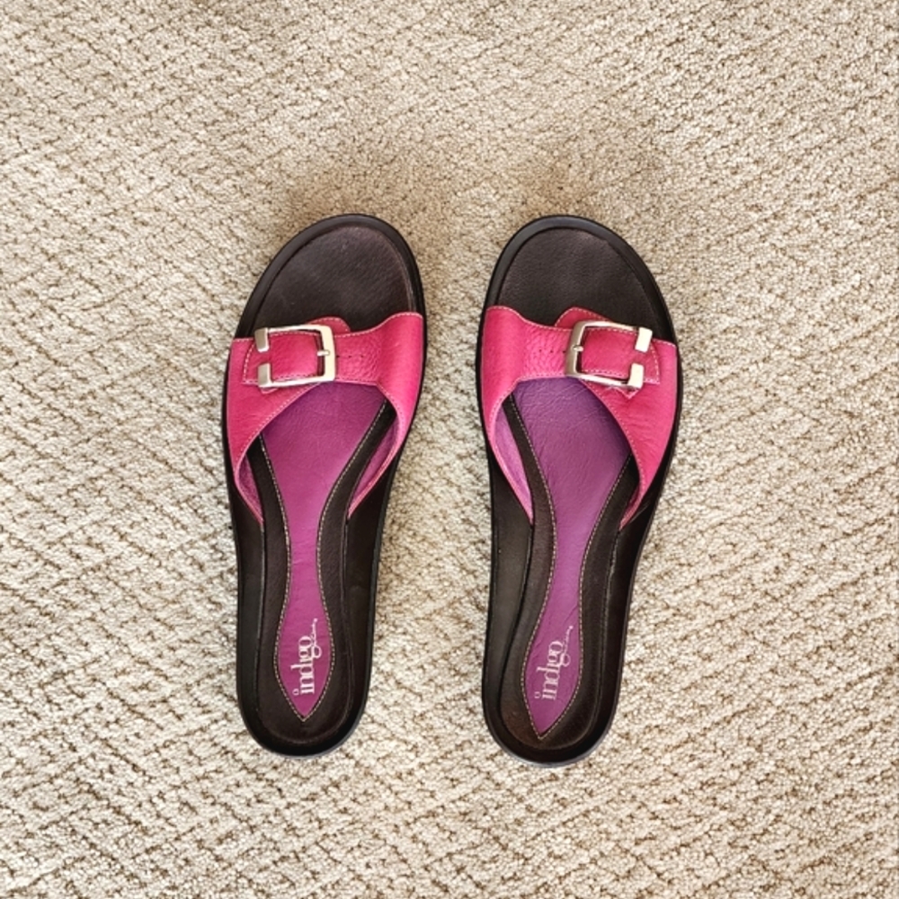 Indigo By Clarks Womens 10 Sandal pink leather, silver buckle, adjustable